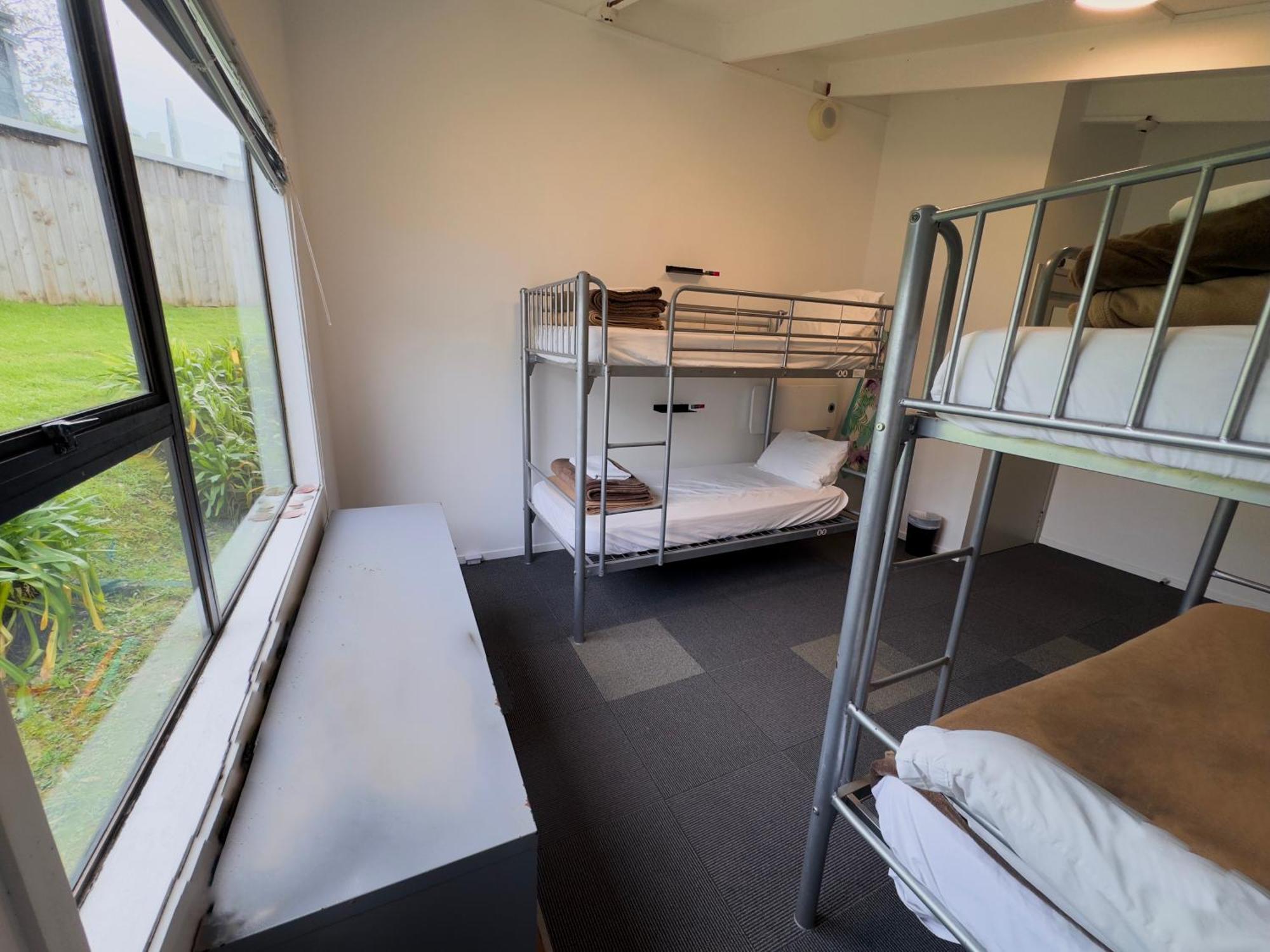 Waiheke Backpackers Hostel Onetangi Esterno foto