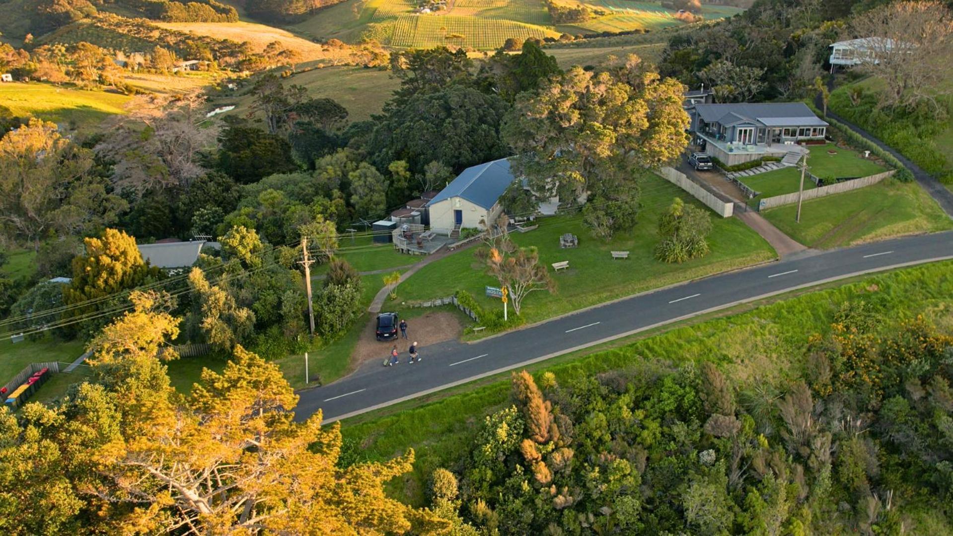 Waiheke Backpackers Hostel Onetangi Esterno foto